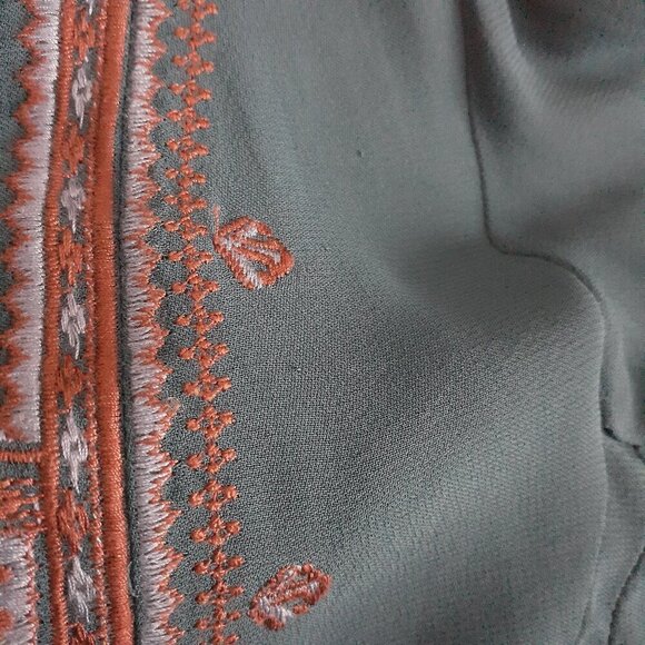 Twelfth Street by Cynthia Vincent Women's Size M Dark Blue Embroidered Boho Top - Picture 16 of 16